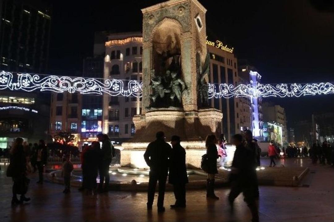 İstanbul Yeni Yıla Işıl Işıl Girecek