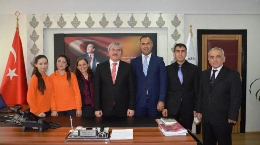 Ayvalık Mesleki Ve Teknik Anadolu Lisesi B&ouml;lgesinde 2. Oldu