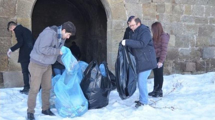 Er-vaklı Gençler Tabyalarda Temizlik Yaptı