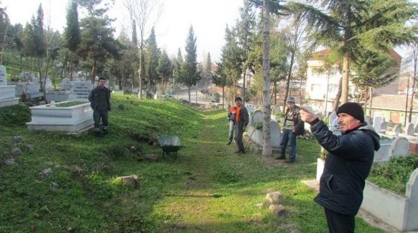 Vezirköprü’de Mezarlıklara Çevre Düzenlemesi