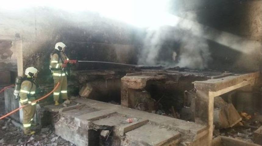 Boş Fabrikadaki Yangın Korkuttu