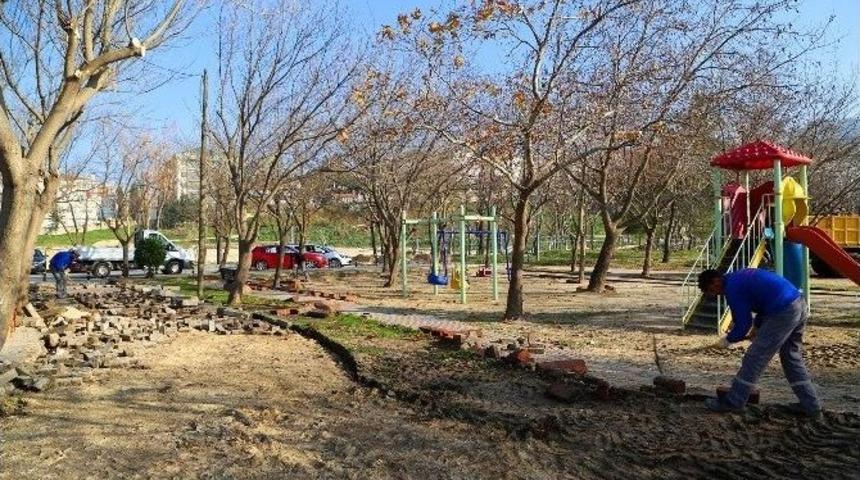 B&uuml;y&uuml;k&ccedil;ekmece&rsquo;nin Parkları Yenileniyor
