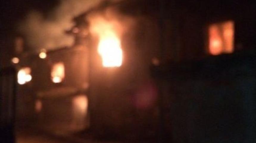 Hocalar İl&ccedil;esinde Ev Yangını