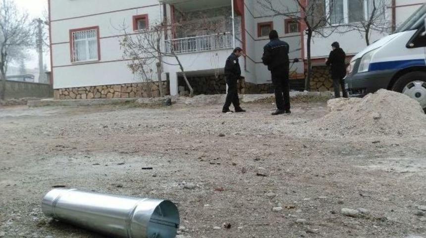 Bacaya Boru Takmak İsterken &Ccedil;atıdan D&uuml;şt&uuml;