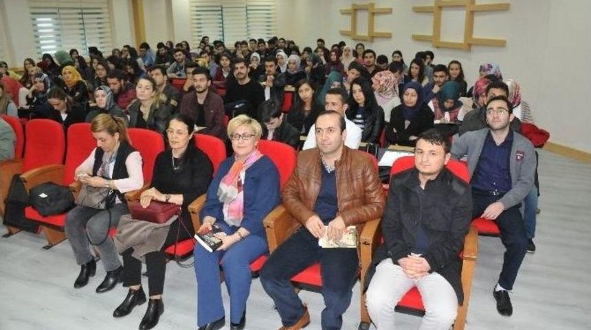 Mehmet Akif Ersoy Anıldı