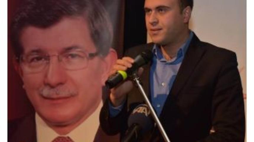 Gen&ccedil;lik Kolları Cv Yağmuruna Tutuldu