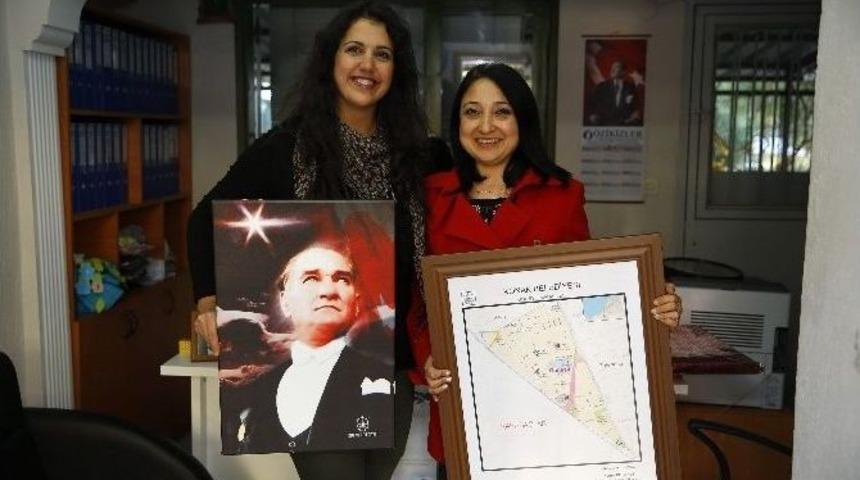 Konak&rsquo;ta Muhtarlara Yeni Yıl S&uuml;rprizi