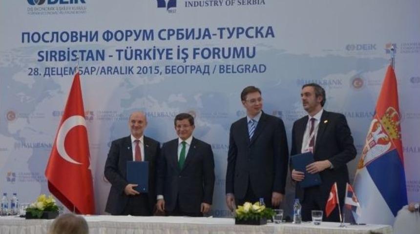 Başbakan Davutloğlu Sırbistan&rsquo;da İş D&uuml;nyası İle Buluştu