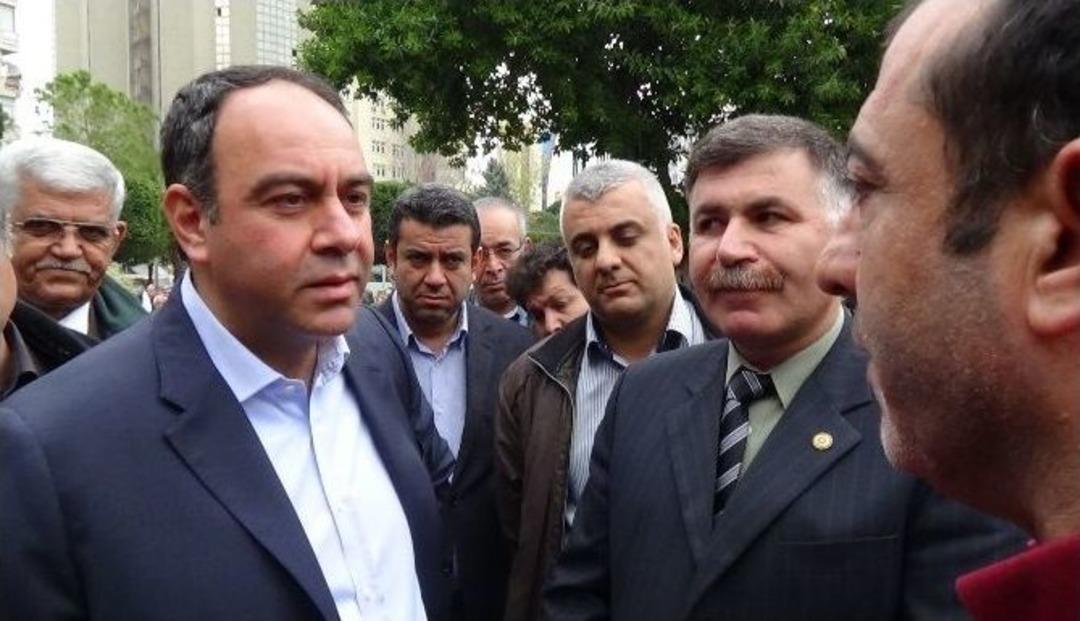 Y&uuml;r&uuml;y&uuml;şe İzin Vermeyen Polisten Chp&rsquo;li Vekile &ldquo;yasal D&uuml;zenleme Yapın&rdquo; &Ouml;nerisi