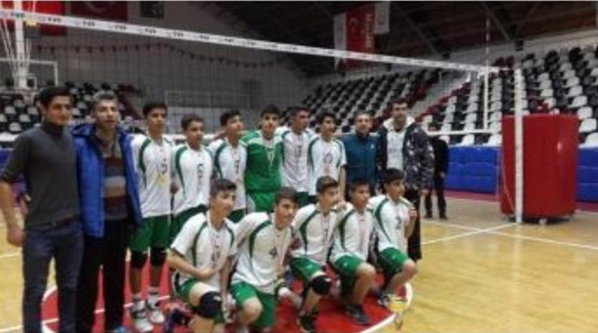 Okullar Arası Gen&ccedil;ler Voleybol M&uuml;sabakaları Sona Erdi