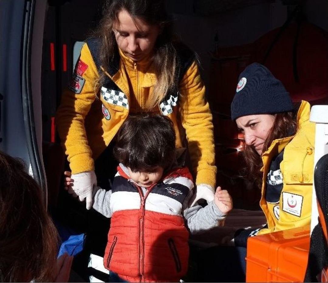 Kaza Ge&ccedil;iren Minik &Ouml;m&uuml;r Sağlık Ekiplerinin Neşesi Oldu