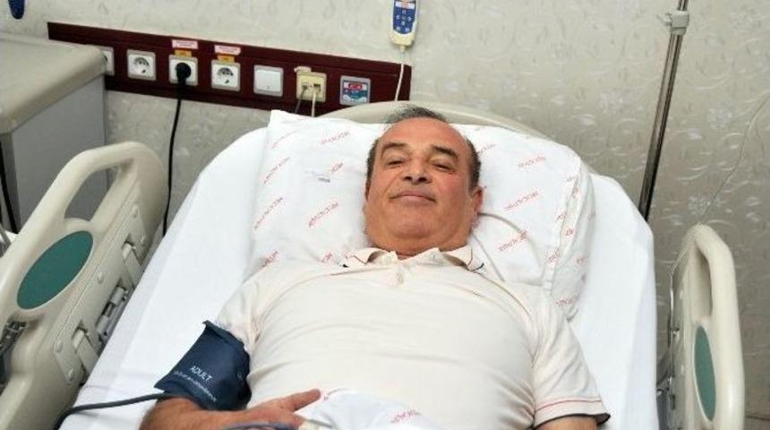 &Uuml;nl&uuml; Siyaset&ccedil;i Fıtık Ameliyatı Oldu