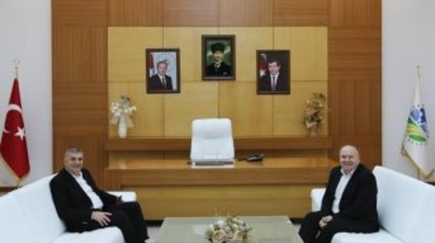 Toyota Genel M&uuml;d&uuml;r&uuml; &Ouml;zer&rsquo;den To&ccedil;oğlu&rsquo;na Veda Ziyareti