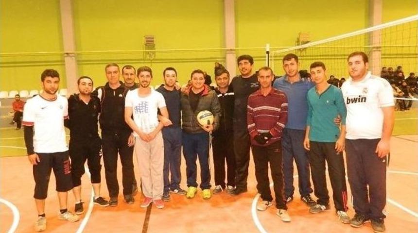 Beylikova&rsquo;da Voleybol Turnuvası Başladı
