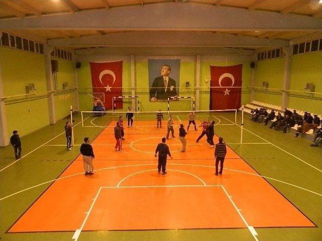 Beylikova’da Voleybol Turnuvası Başladı