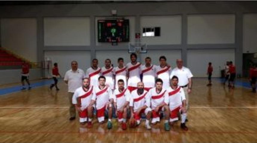 Me&uuml; Erkek Basketbol Takımı Yarı Finallere Kaldı