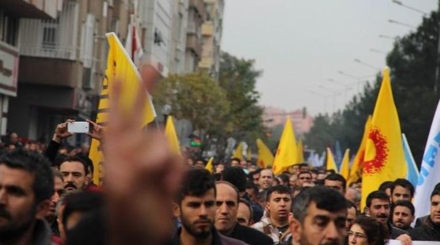 Diyarbakır&rsquo;da Olaylar &Ccedil;ıktı