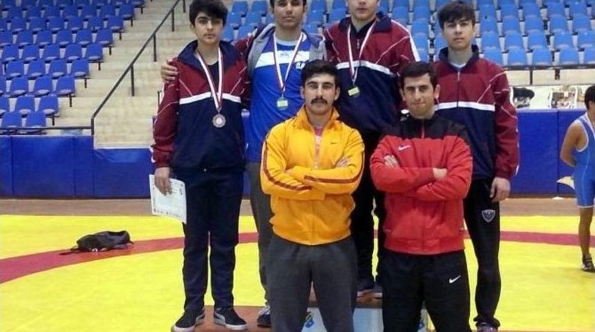 Aydın’da Okullar Minderde Kozlarını Paylaştı