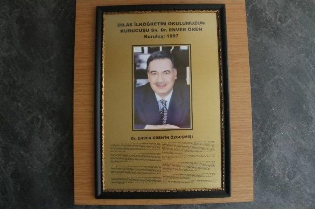 Dr. Enver &Ouml;ren, İhlas İlkokulu&rsquo;nda Anıldı