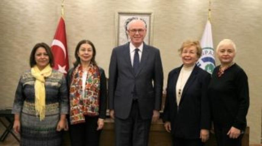 Başkan Kurt, Kent Konseyi Kadın Meclis &Uuml;yeleriyle Buluştu