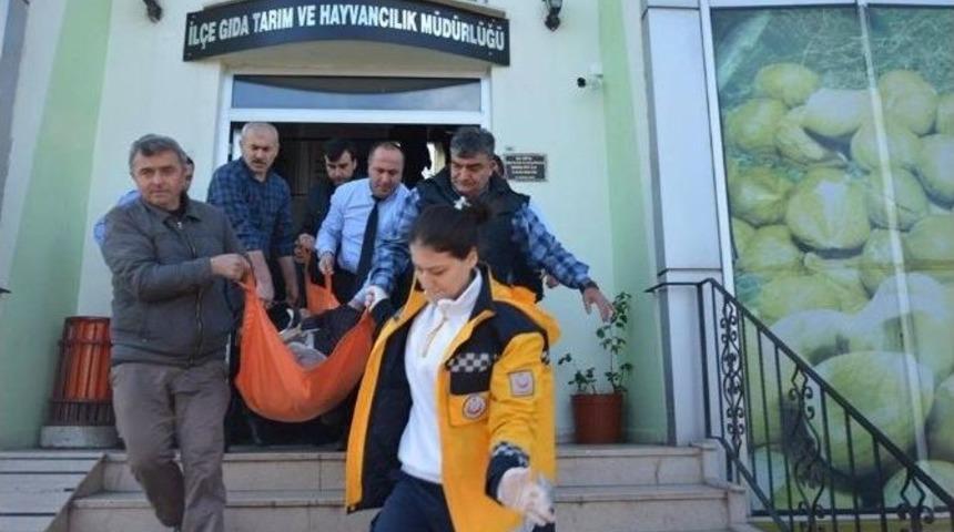 &Ccedil;ks İ&ccedil;in M&uuml;d&uuml;rl&uuml;ğe Gitti, Kalp Krizine Yenik D&uuml;şt&uuml;