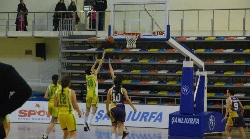 Memleket Spor Kul&uuml;b&uuml; Bayan Basketbol Takımı Rakibini Rahat Ge&ccedil;ti