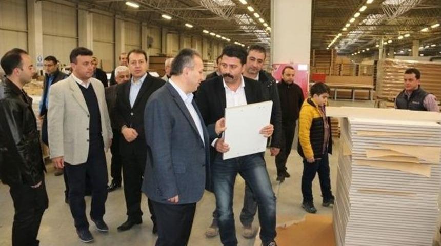 Vali Fidan G&uuml;m&uuml;şova&rsquo;da Ki Sanayi Kuruluşlarını Gezdi