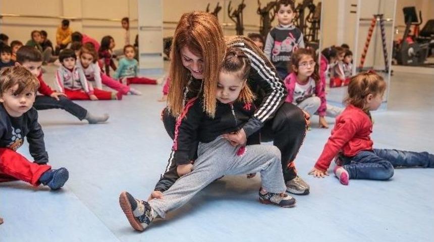 Minikler Şehitkamil&rsquo;de Spor Yapıyor