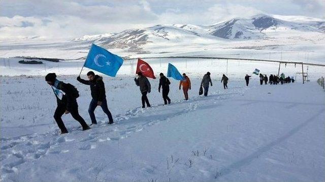 Arü Tarih Topluluğu “sarıkamış Şehîdlerine Saygı Yürüyüşü” Düzenledi