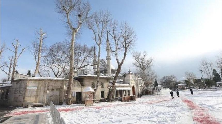 Ey&uuml;p Belediyesi&rsquo;nde Kar Alarmı
