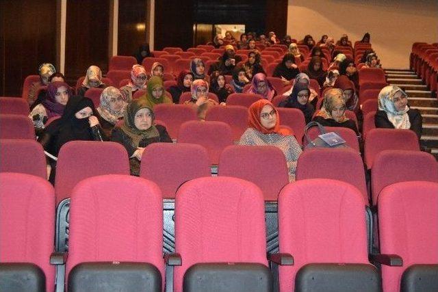 Erü Genç Ortam Kulübünden ‘yüreklerin Fethi’ Konulu Program