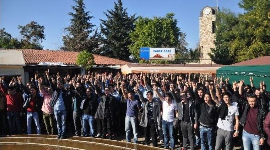 Akdeniz &Uuml;niversitesi&rsquo;ndeki Eyleme Polis M&uuml;dahalesi