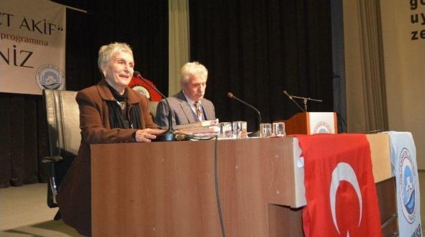 Mehmet Akif Ersoy &Ouml;l&uuml;m&uuml;&rsquo;n&uuml;n 79. Yıld&ouml;n&uuml;m&uuml;&rsquo;nde Trabzon&rsquo;da Anıldı