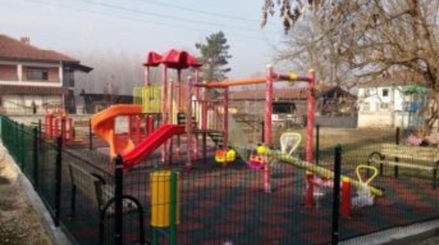 K&ouml;ylere &Ccedil;ocuk Parkı Ve Spor Aletleri Kuruluyor