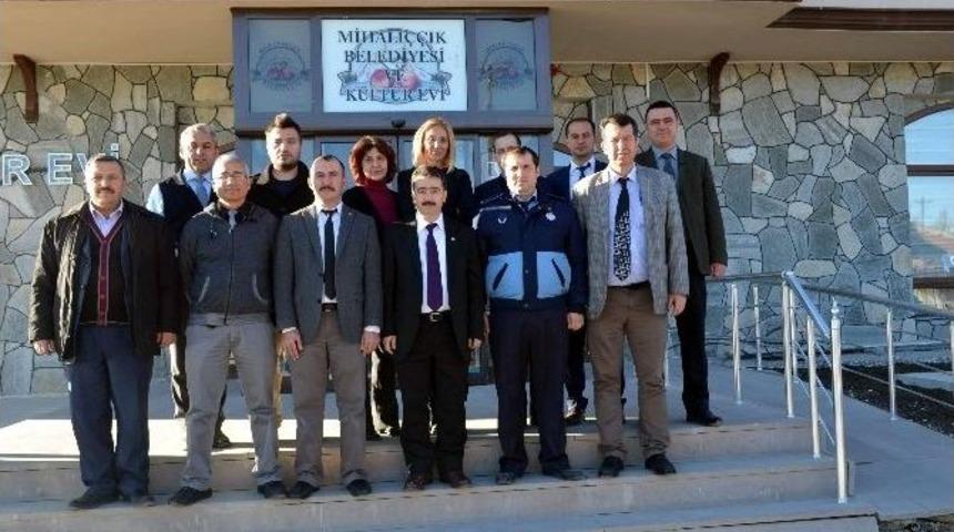 Bem-bir-sen İle Mihalı&ccedil;&ccedil;ık Belediyesi Arasında "sosyal Denge Tazminatı" S&ouml;zleşmesi İmzalandı