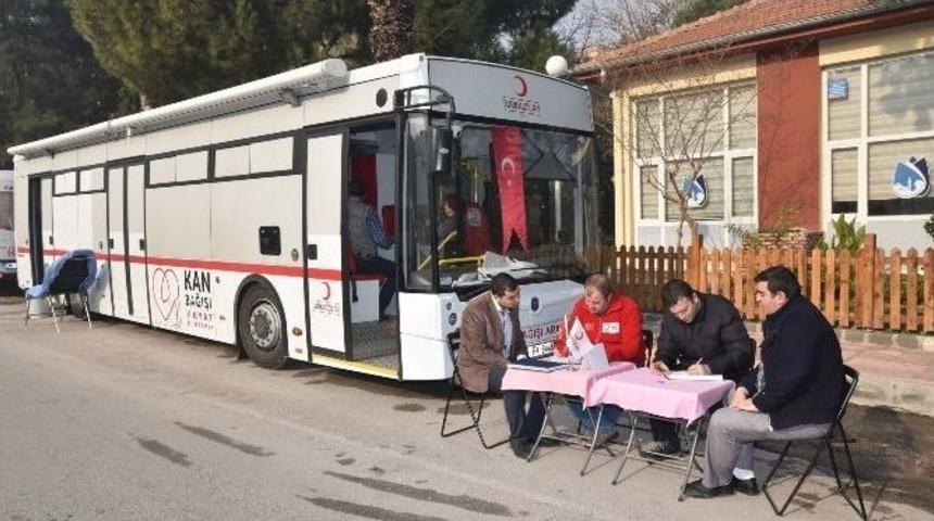 Yunusemre&rsquo;den Kızılay&rsquo;a Kan Desteği