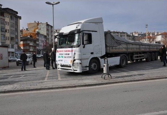 Sivas’tan Bayırbucak Türkmenleri’ne 5 Tır Yardım