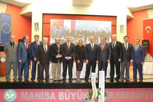 Manisa’da Yerel Yönetimler Paneli