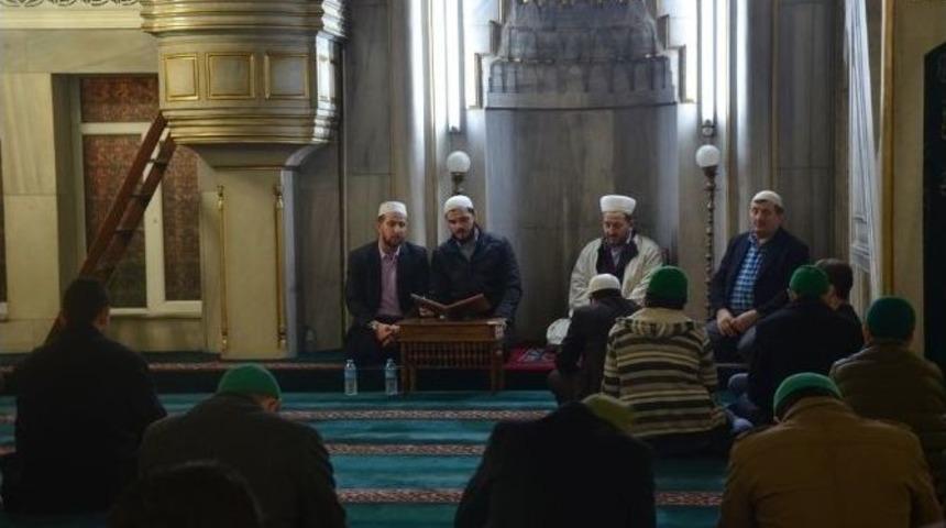 Zonguldak Gen&ccedil;lik Merkezi Şehitler İ&ccedil;in Mevlit Okuttu