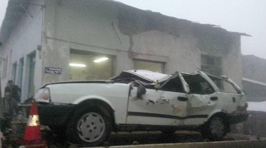 Otomobil Dereye U&ccedil;tu: 1 Yaralı