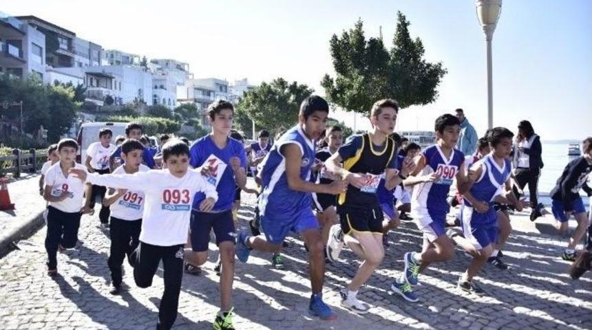 Ata İ&ccedil;in Koştular