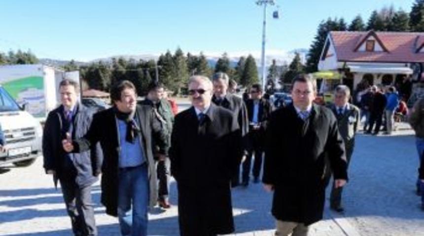 Bursa Valisi M&uuml;nir Karaloğlu, Uludağ&rsquo;da İncelemelerde Bulundu