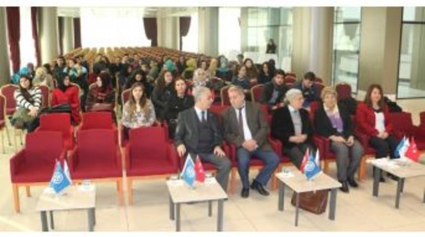 Kto Karatay &Uuml;niversitesi&rsquo;nde Hemşirelik B&ouml;l&uuml;m&uuml;nden Konferans