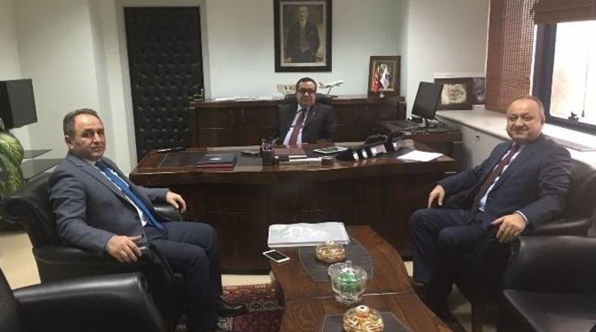 Başkan Babaş, Bakan &Uuml;nal&rsquo;ı Ziyaret Etti