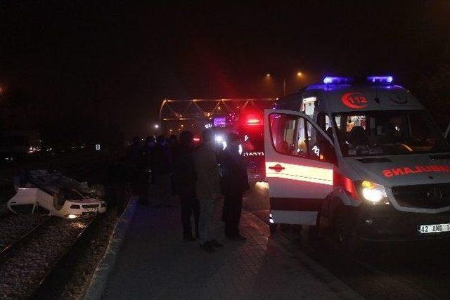 Tramvay Hattına U&ccedil;an Otomobilde Sıkıştı 1