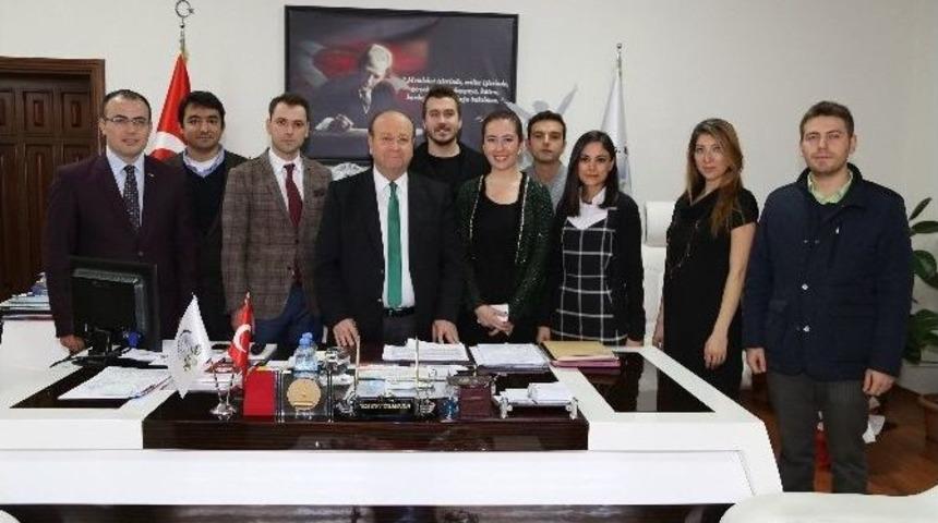 Başkan &Ouml;zakcan, Mezunlar Derneğini Ağırladı
