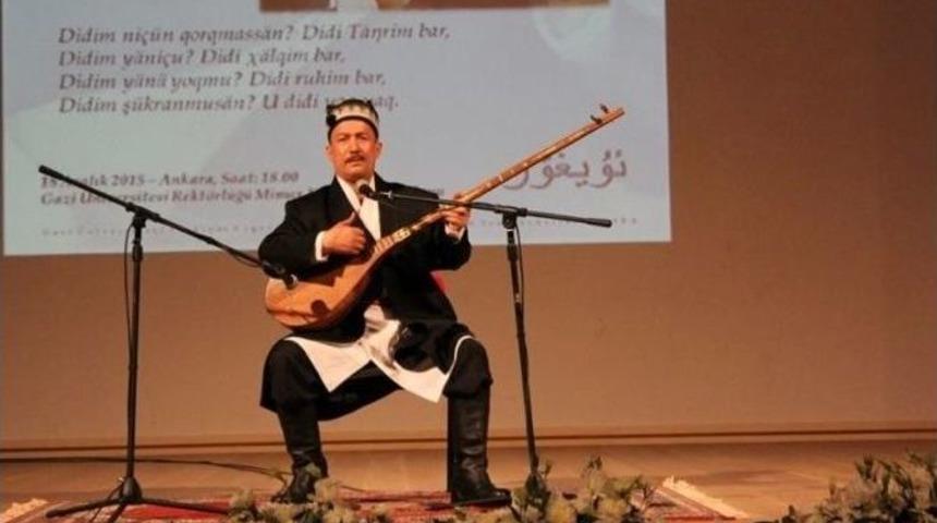 1 Saatlik Konser İ&ccedil;in 1,5 G&uuml;nl&uuml;k Yoldan Geldi