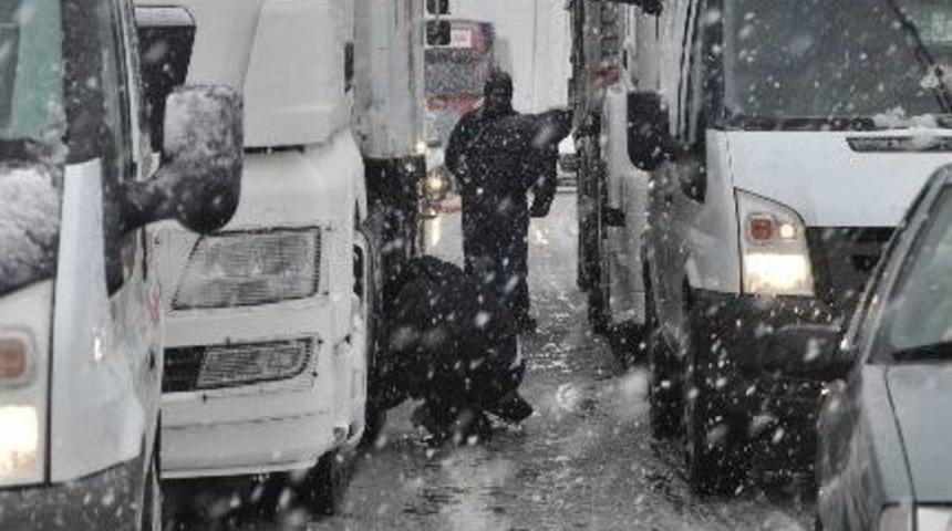 (&ouml;zel Haber) Karda 45 Saat Kapalı Kalan Yol İ&ccedil;in Rekor Ceza...