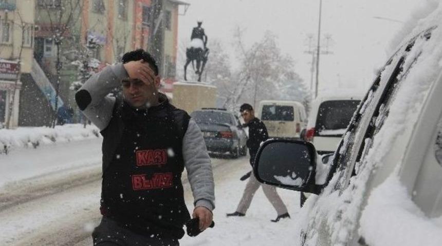 Hakkari&rsquo;de Kar Yağışı