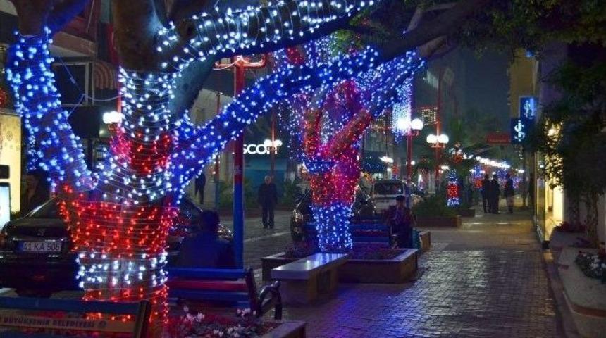 Atatürk Caddesi Yeni Yıla Işıl Işıl Girecek